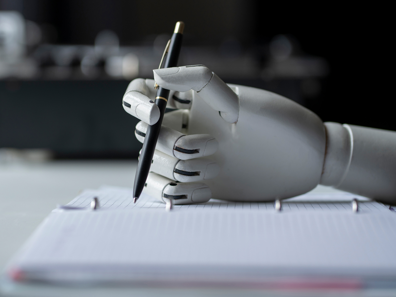 The transformative power of generative AI in the insurance industry:  Opportunities and risks Mobile Image